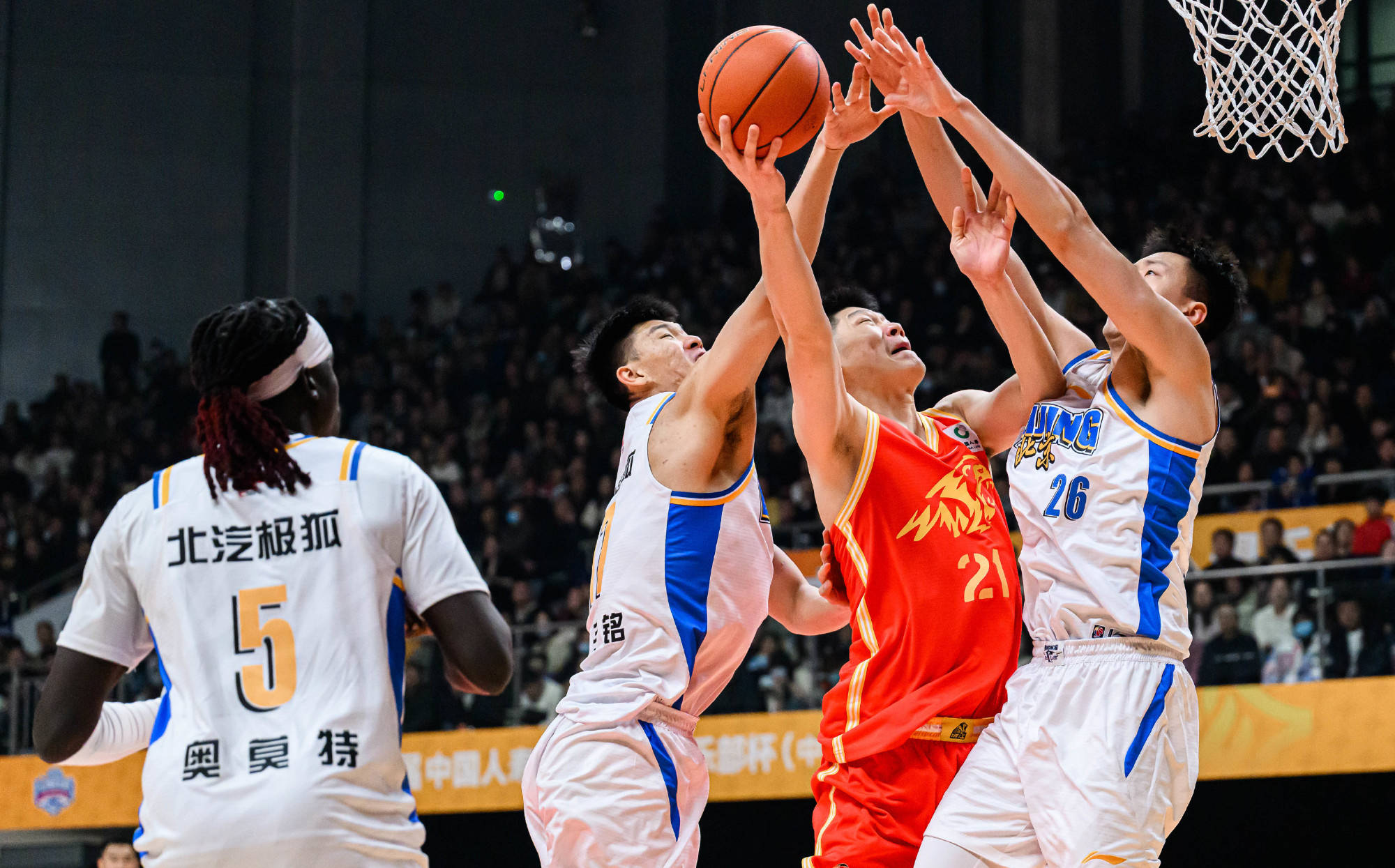 清晨突围战来临，广厦男篮围绕欧超杯远射贴柱，目标明确，球队文化再被提及