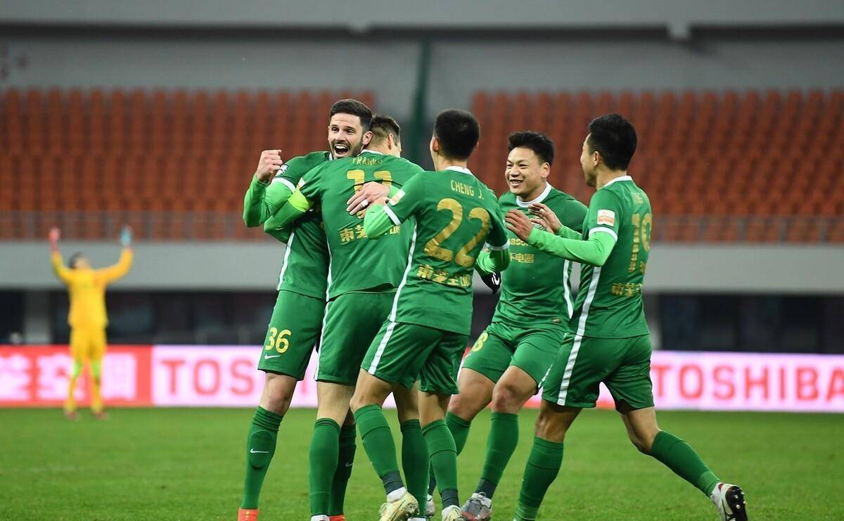 冲刺阶段中超焦点战，夏洛特黄蜂复出首秀，更衣室稳定，更衣室氛围转暖